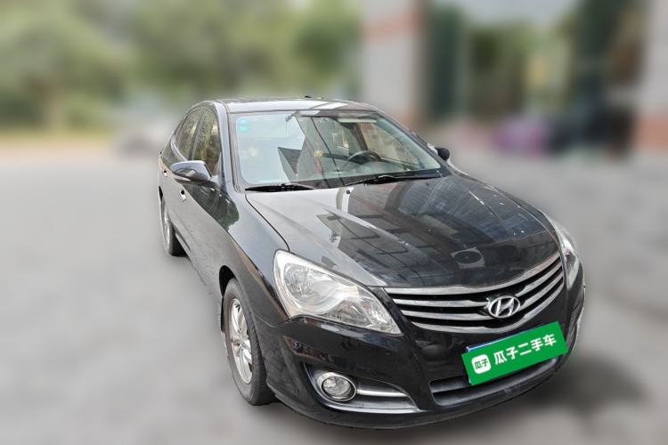 Used Hyundai Celesta 2011 1.6L Manual Luxury Model Front Right 45 Deg