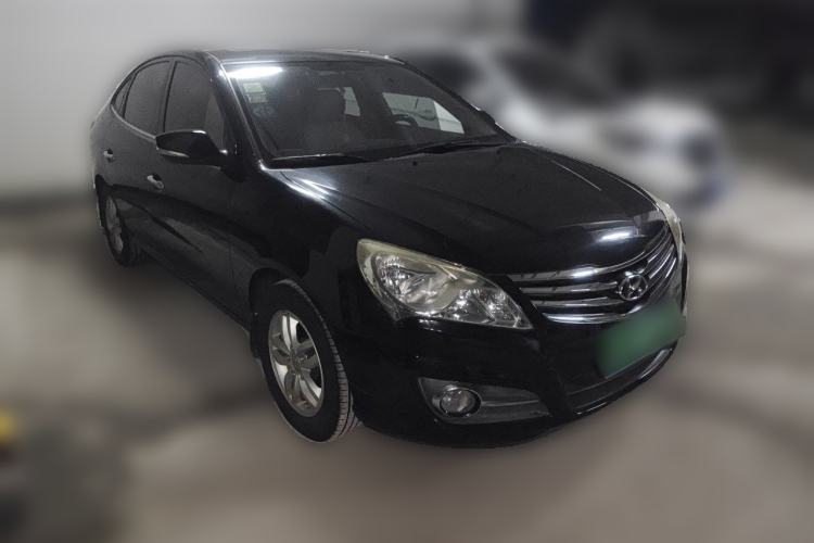 Used Hyundai Celesta 2011 1.6L Manual Luxury Model Front Right 45 Deg