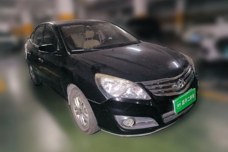 Used Hyundai Celesta 2011 1.6L Manual Luxury Model Front Right 45 Deg