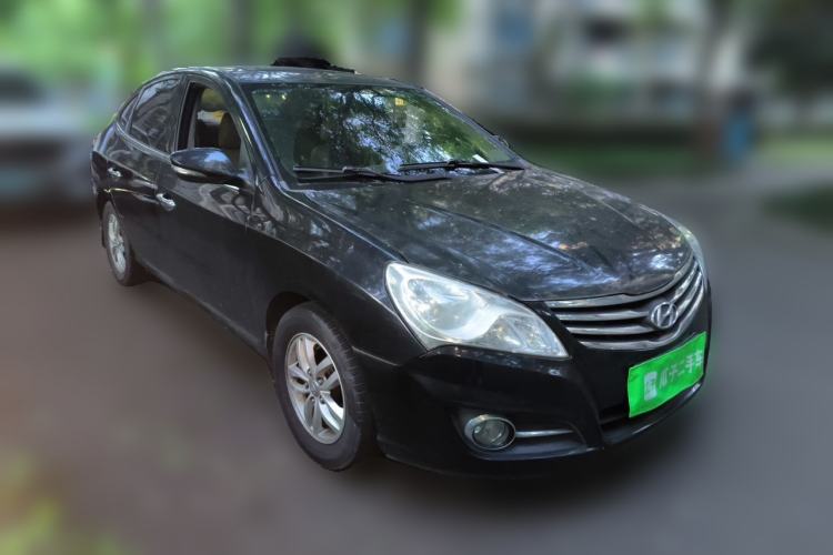 Used Hyundai Celesta 2011 1.6L Manual Luxury Model Front Right 45 Deg