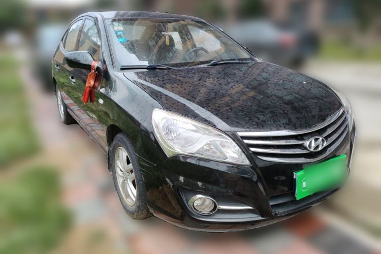 Used Hyundai Celesta 2011 1.6L Manual Comfort Edition Front Right 45 Deg