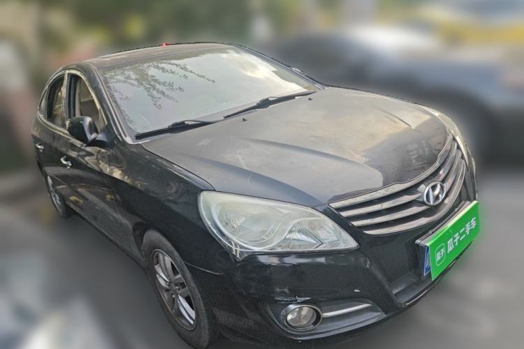 Used Hyundai Celesta 2011 1.6L Automatic Top-Tier Version Front Right 45 Deg