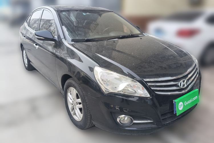 Used Hyundai Celesta 2011 1.6L Automatic Luxury Version Front Right 45 Deg