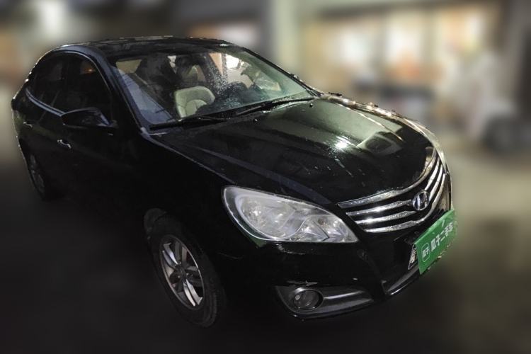 Used Hyundai Celesta 2011 1.6L Automatic Top-Tier Version Front Right 45 Deg