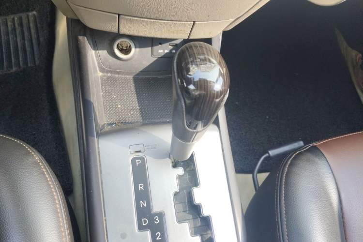 Used Hyundai Celesta 2011 1.6L Automatic Comfort Edition Gear Lever
