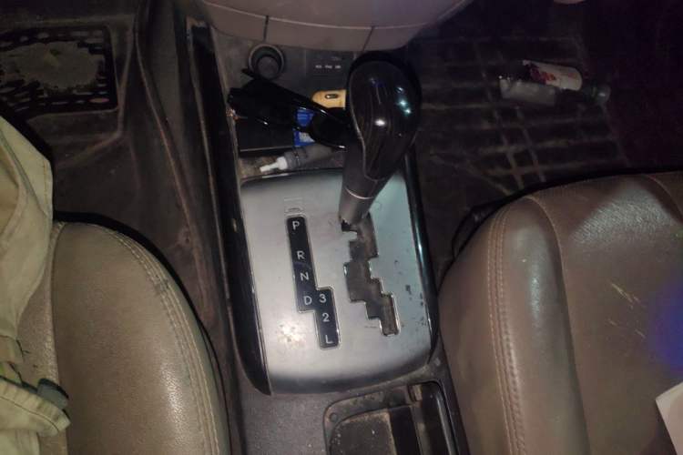 Used Hyundai Celesta 2011 1.6L Automatic Luxury Version Gear Lever