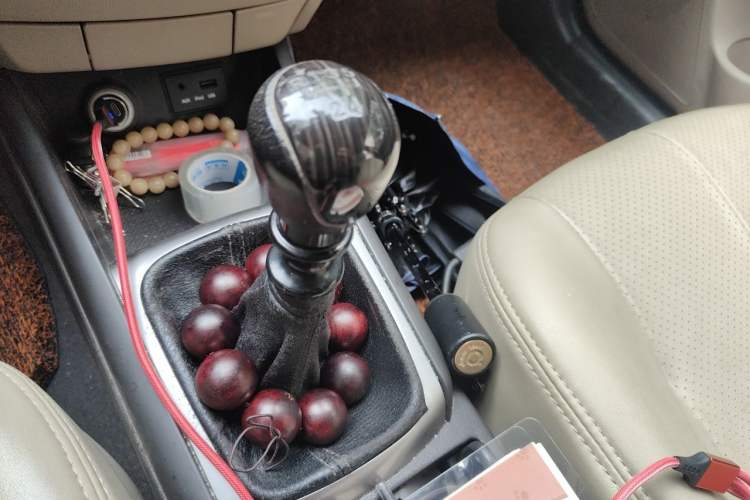 Used Hyundai Celesta 2011 1.6L Manual Comfort Edition Gear Lever