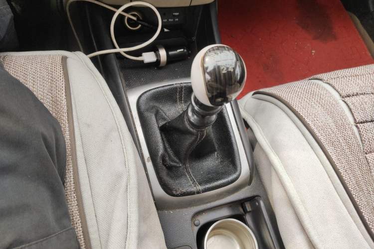 Used Hyundai Celesta 2011 1.6L Automatic Comfort Edition Gear Lever