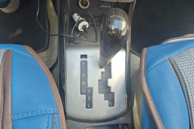 Used Hyundai Celesta 2011 1.6L Automatic Luxury Version Gear Lever