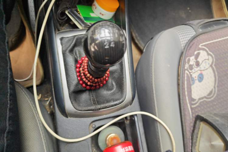 Used Hyundai Celesta 2011 1.6L Manual Comfort Edition Gear Lever