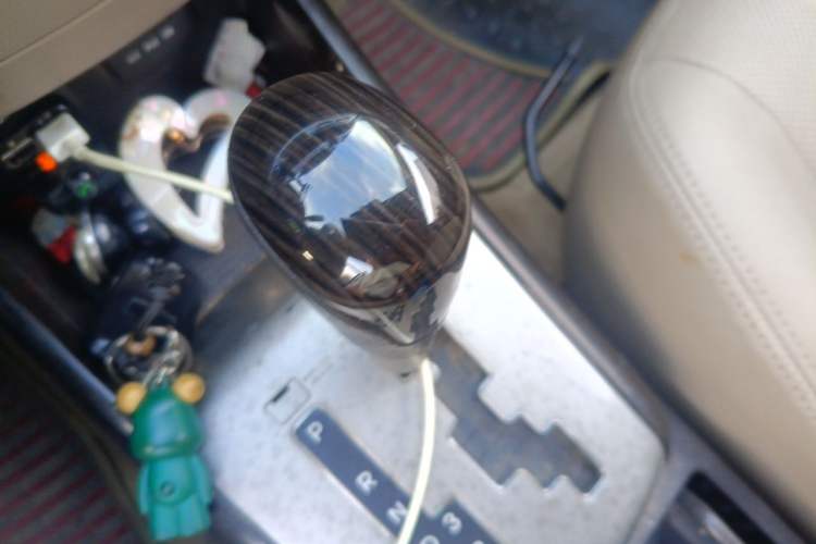 Used Hyundai Celesta 2011 1.6L Automatic Luxury Version Gear Lever