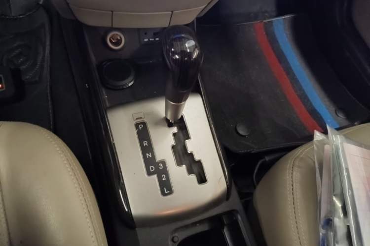 Used Hyundai Celesta 2011 1.6L Automatic Luxury Version Gear Lever