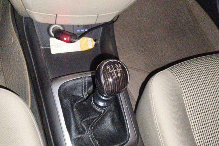 Used Hyundai Celesta 2011 1.6L Manual Comfort Edition Gear Lever