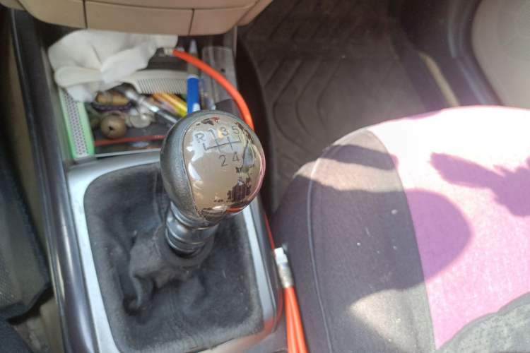 Used Hyundai Celesta 2011 1.6L Manual Luxury Model Gear Lever
