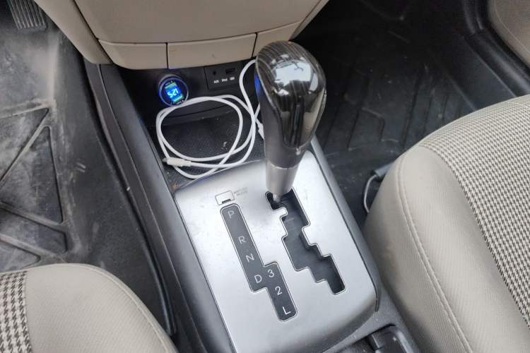 Used Hyundai Celesta 2011 1.6L Automatic Comfort Edition Gear Lever