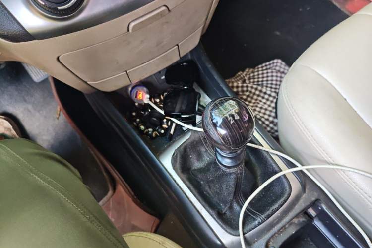 Used Hyundai Celesta 2011 1.6L Manual Comfort Edition Gear Lever