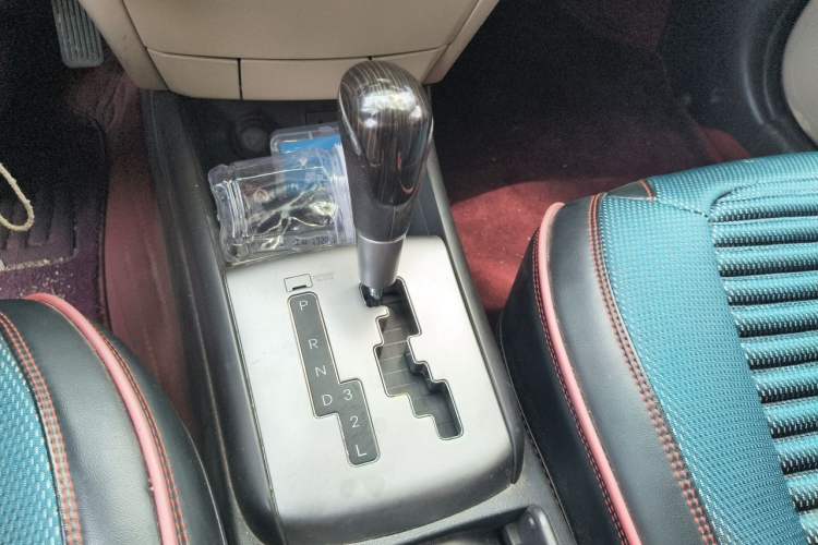 Used Hyundai Celesta 2011 1.6L Automatic Comfort Edition Gear Lever