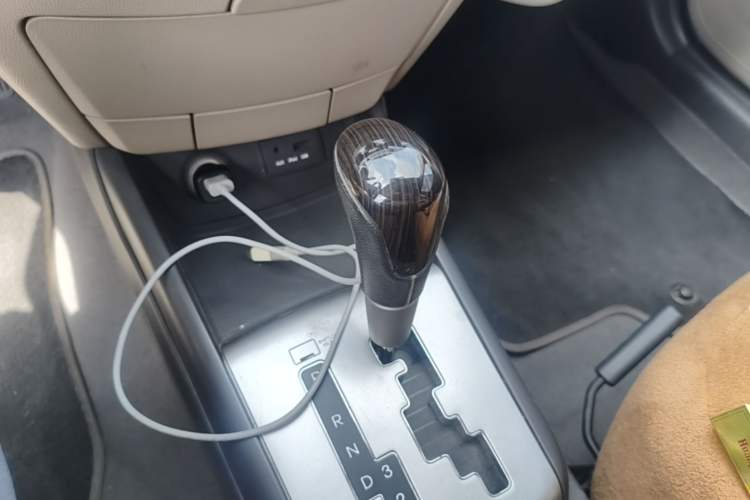 Used Hyundai Celesta 2011 1.6L Automatic Comfort Edition Gear Lever