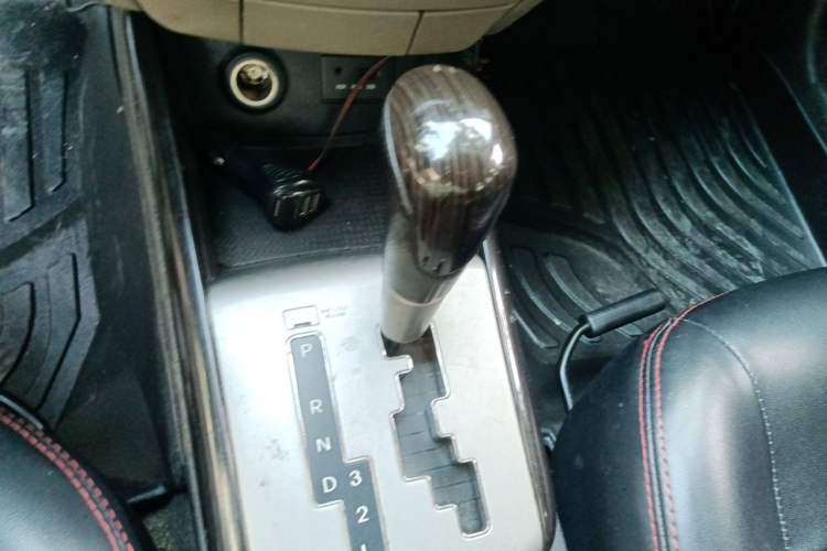 Used Hyundai Celesta 2011 1.6L Automatic Luxury Version Gear Lever