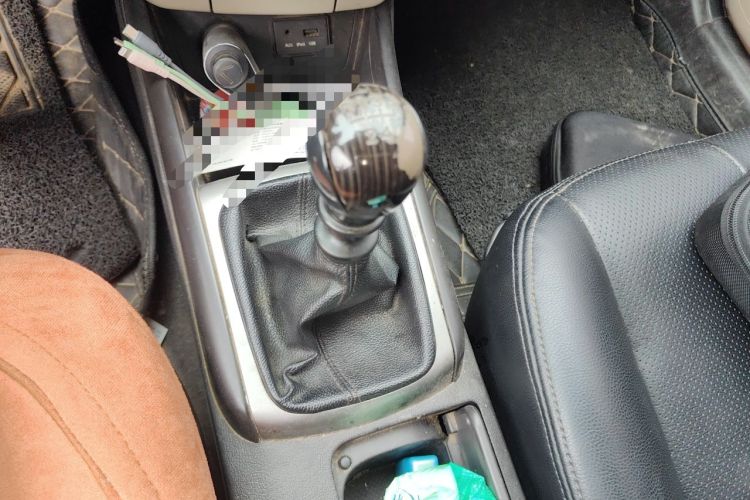 Used Hyundai Celesta 2011 1.6L Manual Luxury Model Gear Lever