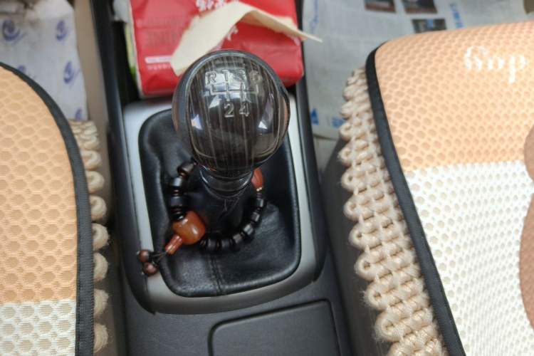 Used Hyundai Celesta 2011 1.6L Manual Comfort Edition Gear Lever