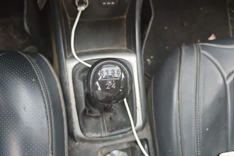 Used Hyundai Celesta 2011 1.6L Manual Luxury Model Gear Lever