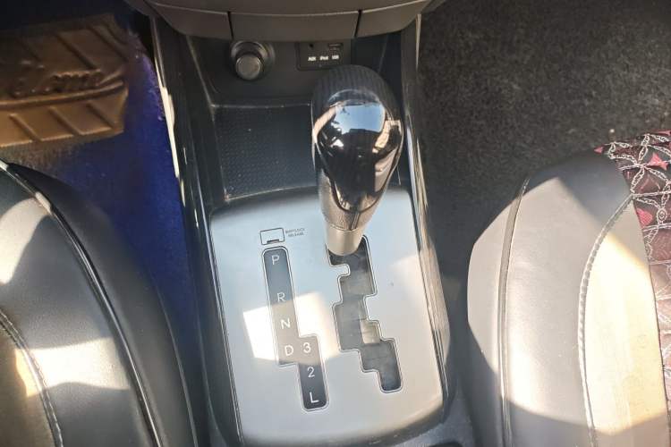 Used Hyundai Celesta 2011 1.6L Automatic Luxury Version Gear Lever