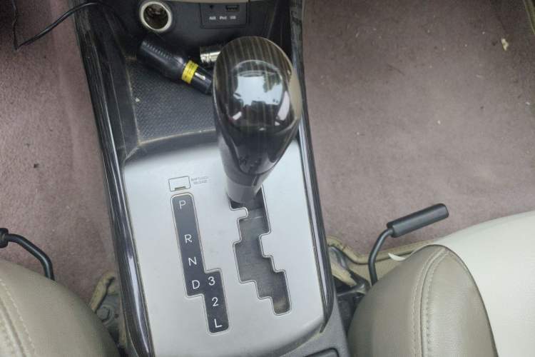 Used Hyundai Celesta 2011 1.6L Automatic Luxury Version Gear Lever