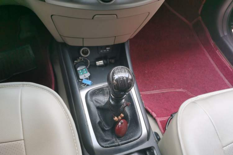 Used Hyundai Celesta 2011 1.6L Manual Comfort Edition Gear Lever