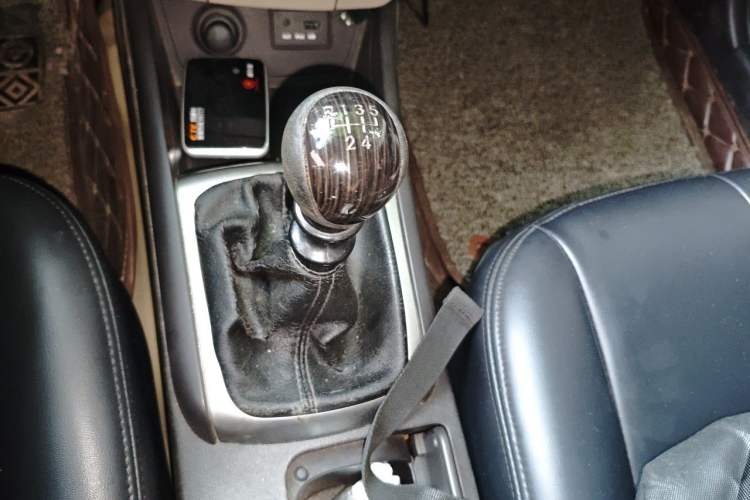 Used Hyundai Celesta 2011 1.6L Manual Comfort Edition Gear Lever