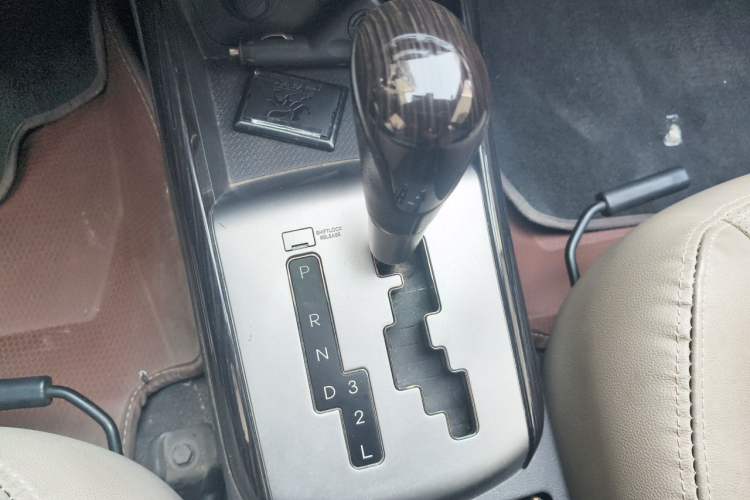 Used Hyundai Celesta 2011 1.6L Automatic Luxury Version Gear Lever