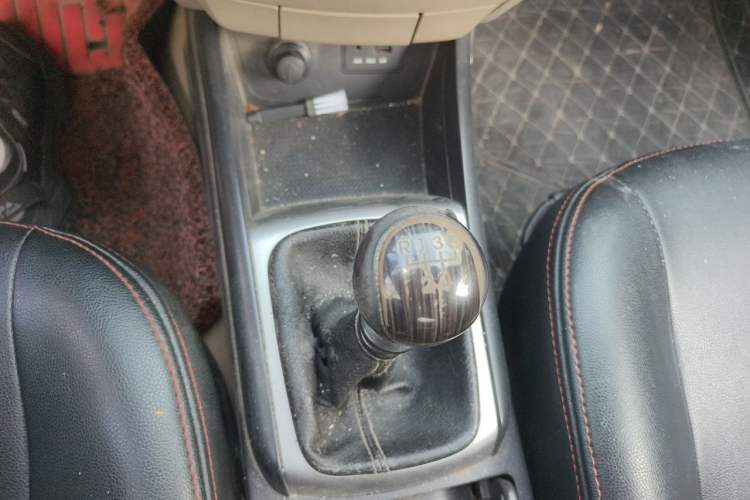 Used Hyundai Celesta 2011 1.6L Manual Comfort Edition Gear Lever
