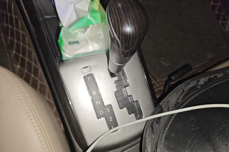 Used Hyundai Celesta 2011 1.6L Automatic Top-Tier Version Gear Lever