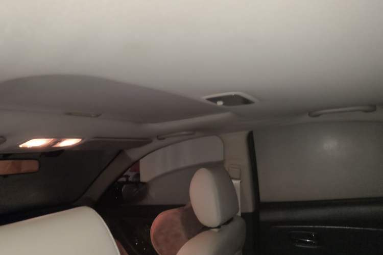 Used Hyundai Celesta 2011 1.6L Automatic Comfort Edition Headliner