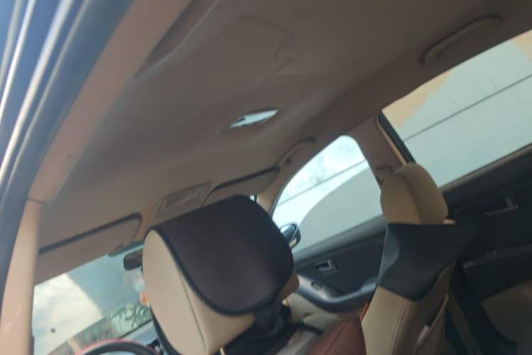 Used Hyundai Celesta 2011 1.6L Automatic Comfort Edition Headliner