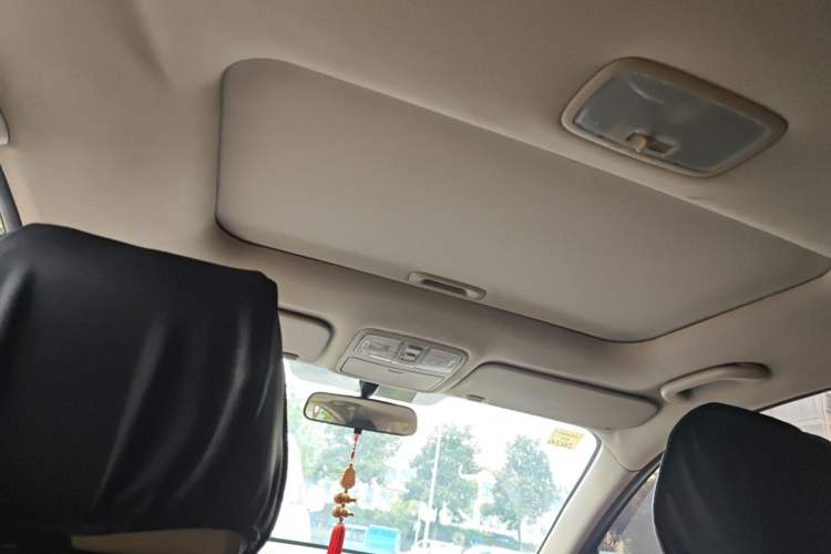Used Hyundai Celesta 2011 1.6L Manual Luxury Model Headliner