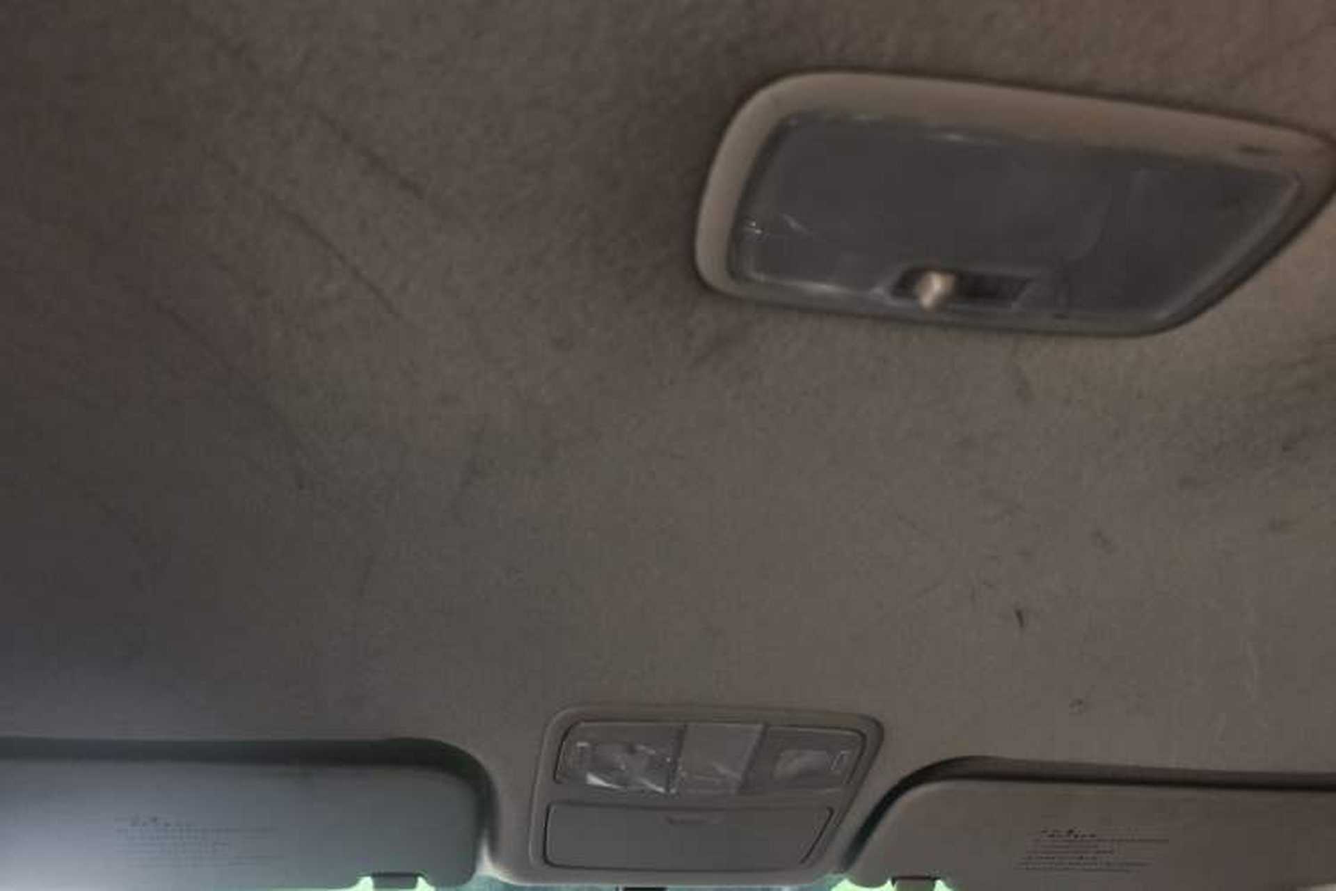 Used Hyundai Celesta 2011 1.6L Automatic Comfort Edition Headliner