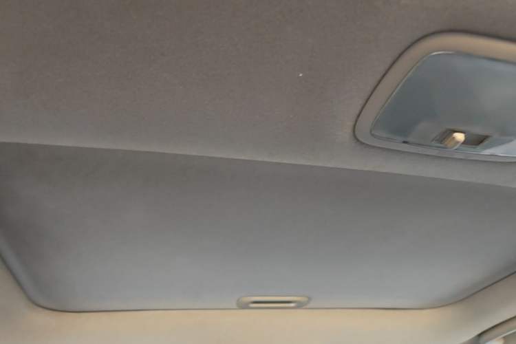 Used Hyundai Celesta 2011 1.6L Manual Luxury Model Headliner