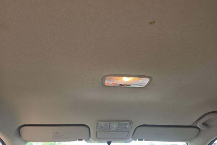 Used Hyundai Celesta 2011 1.6L Automatic Comfort Edition Headliner