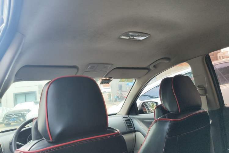 Used Hyundai Celesta 2011 1.6L Automatic Comfort Edition Headliner