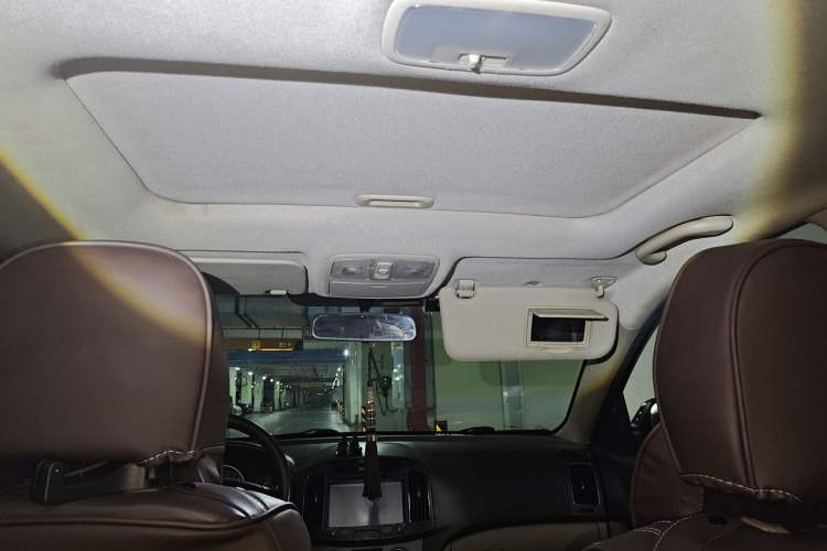 Used Hyundai Celesta 2011 1.6L Manual Luxury Model Headliner