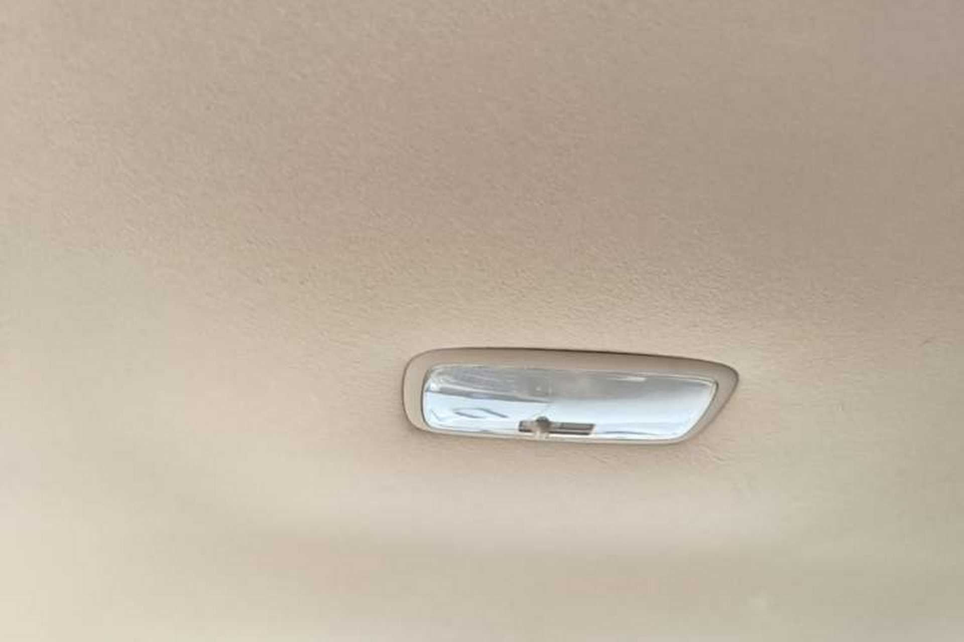 Used Hyundai Celesta 2011 1.6L Automatic Comfort Edition Headliner