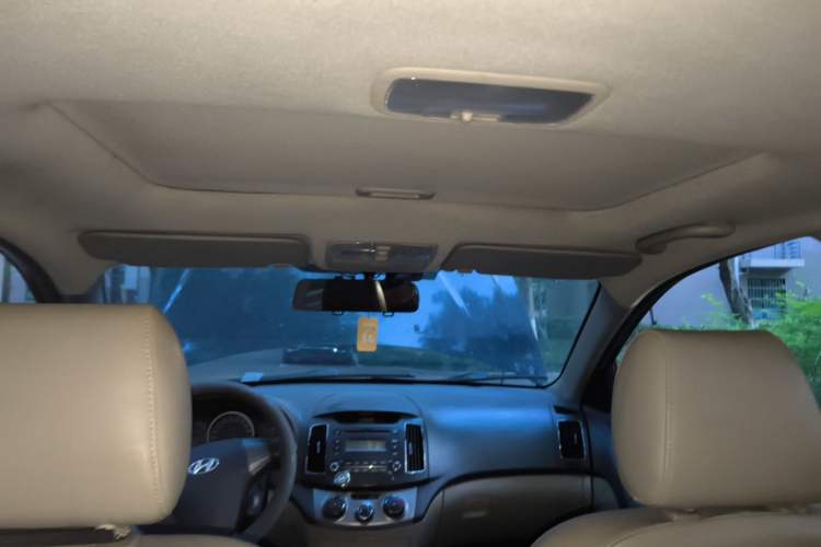 Used Hyundai Celesta 2011 1.6L Manual Luxury Model Headliner