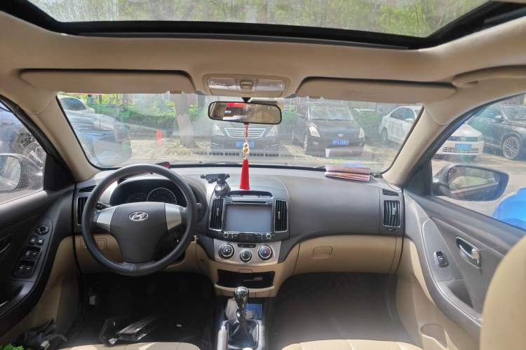 Used Hyundai Celesta 2011 1.6L Manual Luxury Model Headliner