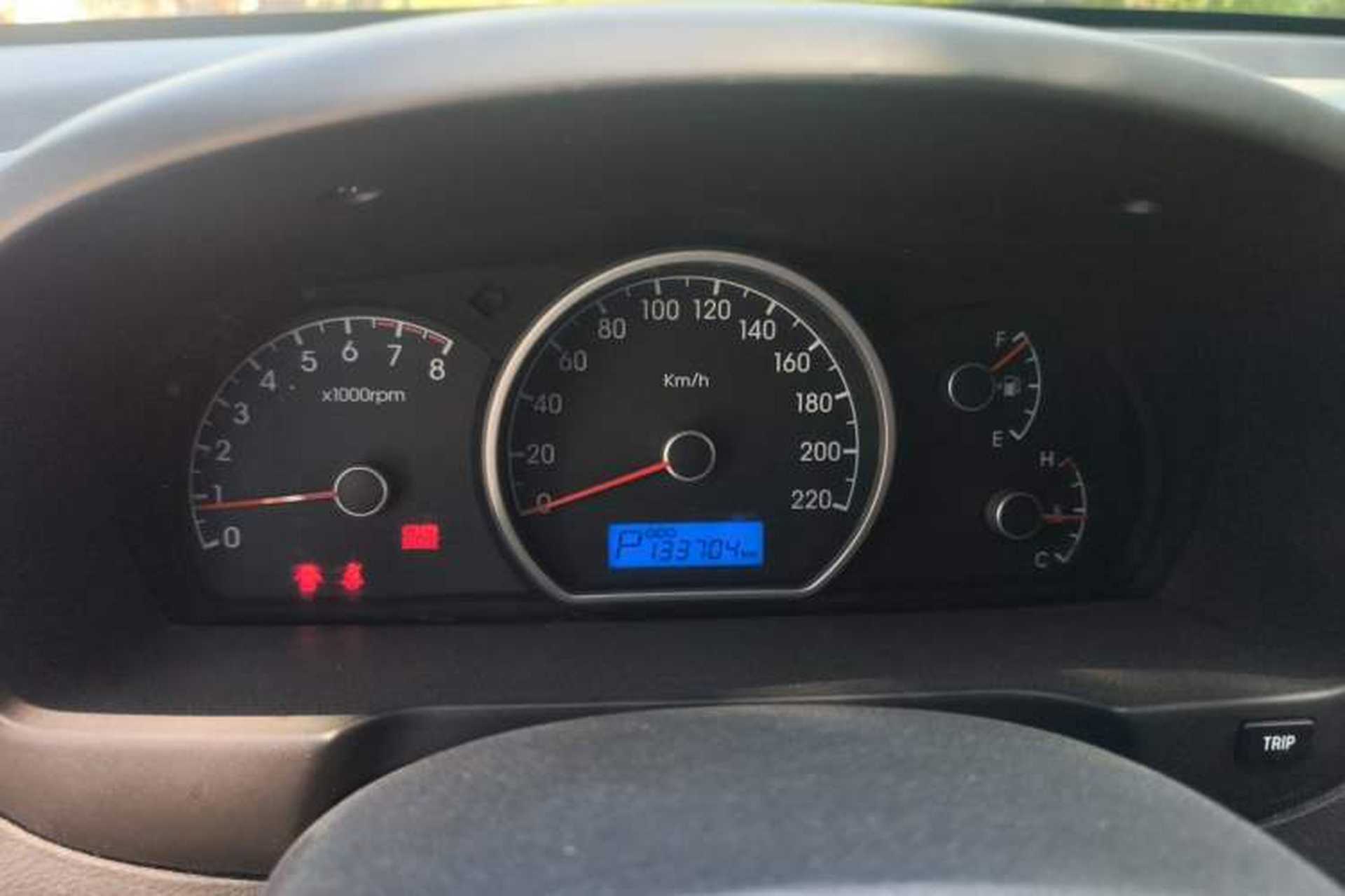 Used Hyundai Celesta 2011 1.6L Automatic Comfort Edition Instrument Cluster