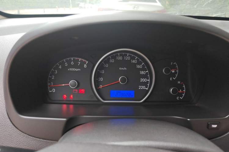 Used Hyundai Celesta 2011 1.6L Manual Comfort Edition Instrument Cluster