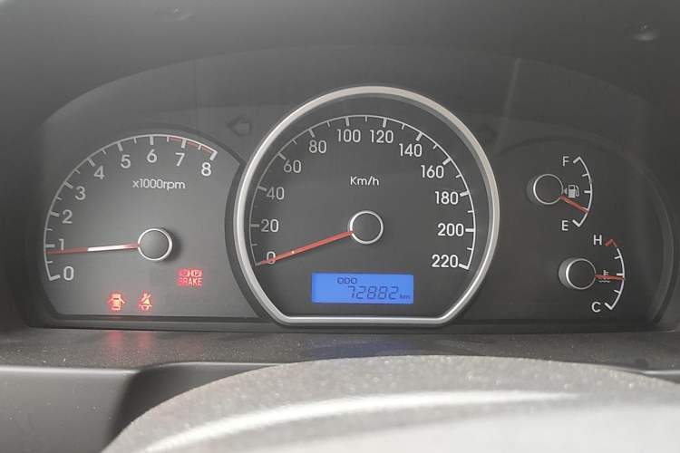 Used Hyundai Celesta 2011 1.6L Manual Comfort Edition Instrument Cluster