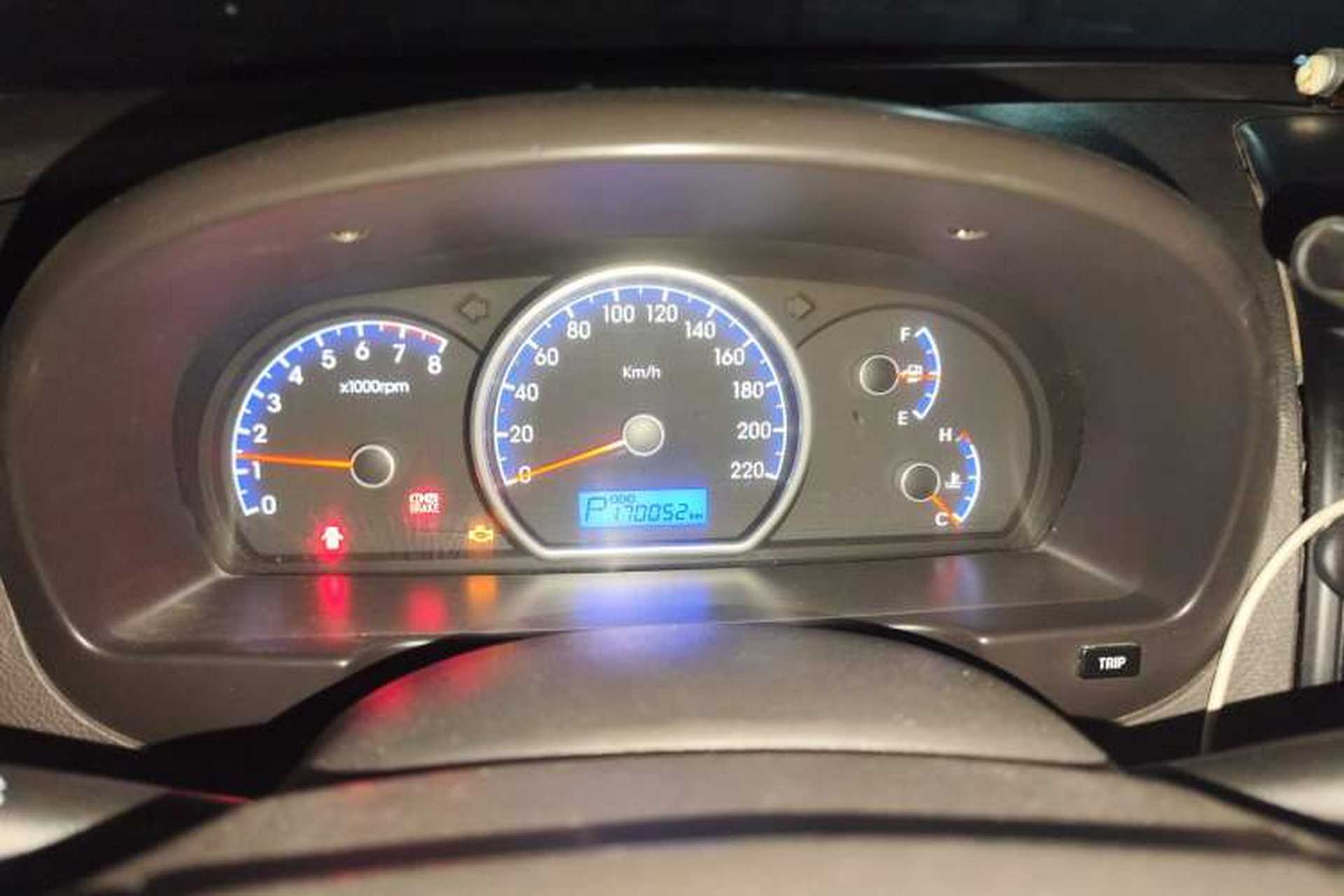 Used Hyundai Celesta 2011 1.6L Automatic Comfort Edition Instrument Cluster