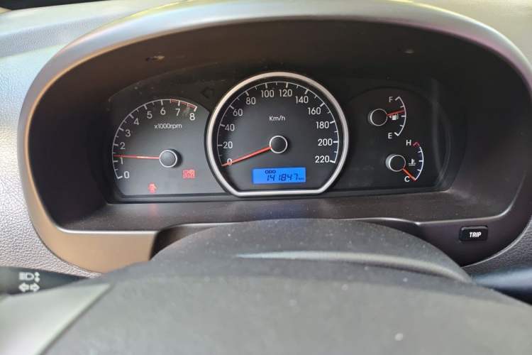 Used Hyundai Celesta 2011 1.6L Manual Comfort Edition Instrument Cluster