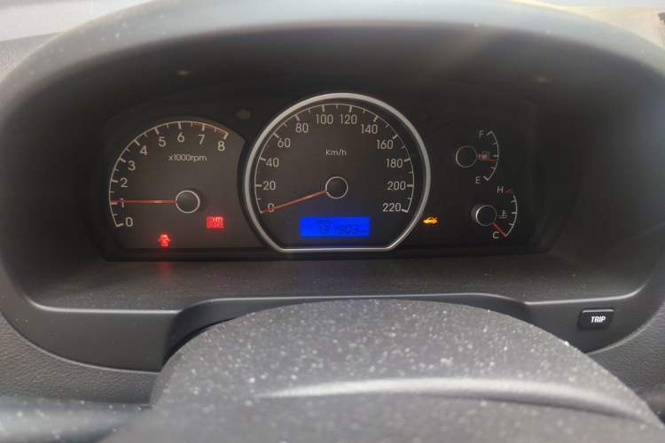 Used Hyundai Celesta 2011 1.6L Manual Comfort Edition Instrument Cluster